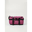 ノースフェイス メンズ バスケットボール スポーツ BASE CAMP DUFFEL UNISEX - Sports bag - cyber berry/bla...