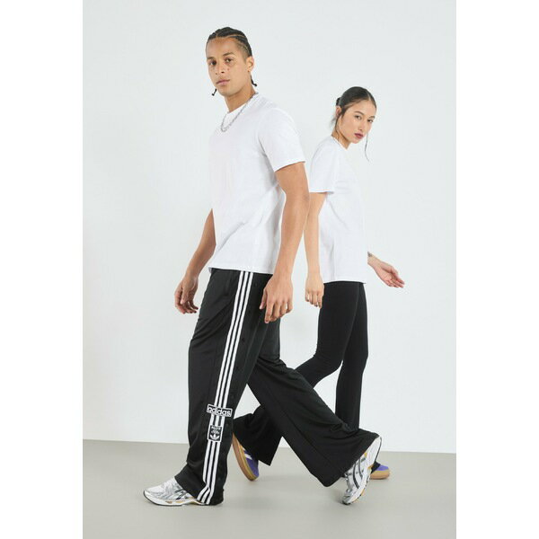 ■トップスサイズ 単位(cm) USサイズ｜胸囲(cm) XS(32-34in)｜84 S(34-36in)｜88 M(36-38in)｜94 L(38-40in)｜100 XL(42-44in)｜106 ■ブランド YOURTURN (ユアターン)■商品名 UNISEX 2 PACK - Basic T-shirt - bright white■素材 100% cotton■モデル着用サイズ ■こちらの商品は米国・ヨーロッパからお取り寄せ商品となりますので、 お届けまで10〜14日前後お時間頂いております。 ■各ブランド・商品・デザインによって大きな差異がある場合がございます。 ■あくまで平均的なサイズ表ですので、「参考」としてご利用ください。 ■店内全品【送料無料】です！（※沖縄・離島は別途送料3,240円がかかります）