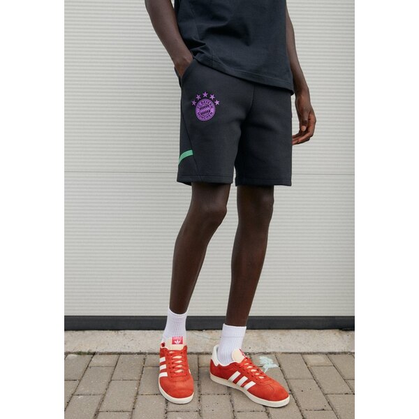 アディダス メンズ バスケットボール スポーツ FC BAYERN DESIGNED FOR GAME DAY - Shorts - black/shock purple