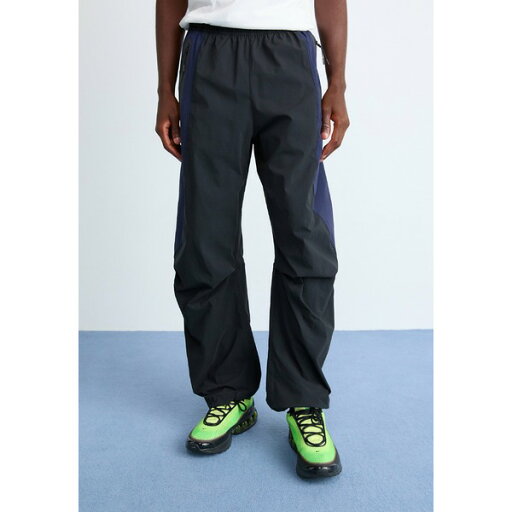 ナイキ メンズ カジュアルパンツ ボトムス TECH PANT - Tracksuit bottoms - black/obsidian ナイキ メンズ カジュアルパンツ ボトムス TECH PANT - Tracksuit bottoms - black/obsidian
