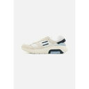 トミーヒルフィガー レディース スニーカー シューズ RUNNER - Trainers - ecru/breezy blue