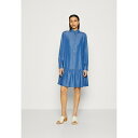 マルコポーロ レディース ワンピース トップス DRESS SHORT STYLE GATHERING - Denim dress - washed mid blue