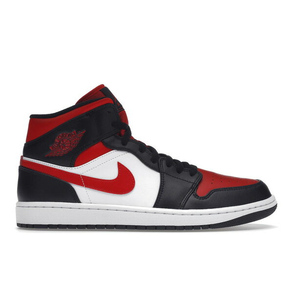 ■ブランド Jordan(ジョーダン)■商品名 Jordan 1 Mid White Black Red (2022)■色 ■サイズ サイズ US_9(27.0cm) ■表記の日本サイズは参考サイズとなります。実際のサイズとは前後する可能性がございます。 ■海外からお取り寄せ商品となりますので、お届けまで2週間〜3週間お時間頂いております。 ■返品・交換の対象外となっております。 ■店内全品【送料無料】です！（※沖縄・離島は別途送料3,300円がかかります） サイズ別価格表 (サイズをクリックして商品ページに飛んでください) サイズ 価格 US_M_13 45,800円 US_M_14 36,800円 US_M_15 53,800円 US_M_16 53,800円 US_10(28.0cm) 48,800円 US_10.5(28.5cm) 42,800円 US_11(29.0cm) 40,800円 US_11.5(29.5cm) 45,800円 US_12(30.0cm) 47,800円 US_12.5(30.5cm) 41,800円 US_7(25.0cm) 70,800円 US_7.5(25.5cm) 45,800円 US_8(26.0cm) 55,800円 US_8.5(26.5cm) 46,800円 US_9(27.0cm) 58,800円 US_9.5(27.5cm) 52,800円