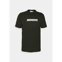カルバンクライン メンズ サンダル シューズ NEW YORK BOX LOGO - Print T-shirt - black