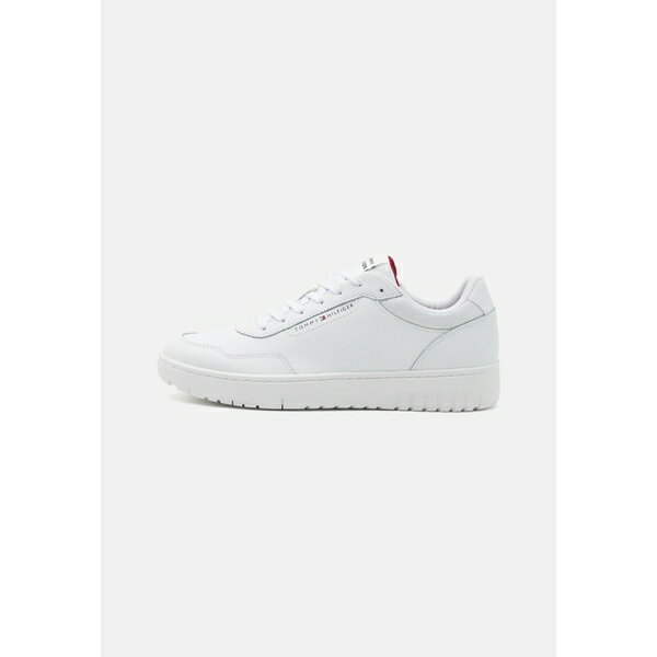 トミー ヒルフィガー メンズ サンダル シューズ BASKET CORE - Trainers - white