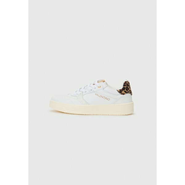 ■靴サイズ 単位(cm) EU | UK| JP 35 | 2 | 21cm 36 | 3 | 22cm 37 | 4 | 23cm 38 | 5 | 24cm 39 | 6 | 25cm 40 | 7 | 26cm ブランドやモデルによりサイズ感が前後する場合がございます。 参考チャートの日本サイズと異なる場合がございます。 ■ブランド Valentino (ヴァレンティノ)■商品名 PLUTONE - Trainers - white/multi-coloured■素材 -■モデル着用サイズ ■こちらの商品は米国・ヨーロッパからお取り寄せ商品となりますので、 お届けまで10〜14日前後お時間頂いております。 ■各ブランド・商品・デザインによって大きな差異がある場合がございます。 ■あくまで平均的なサイズ表ですので、「参考」としてご利用ください。 ■店内全品【送料無料】です！（※沖縄・離島は別途送料3,240円がかかります）