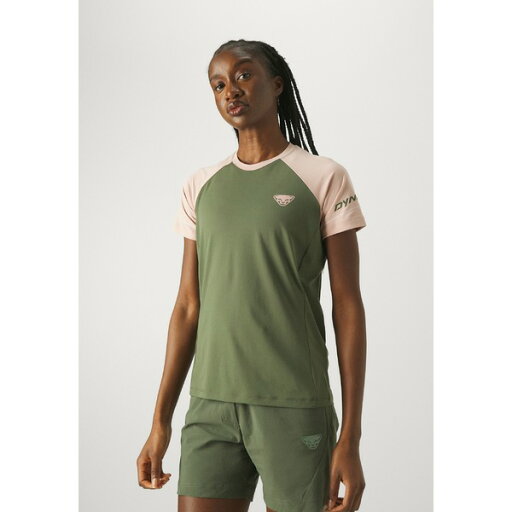 ダイナフィット レディース Tシャツ トップス ALPINE PRO TEE - Print T-shirt - thyme ダイナフィット レディース Tシャツ トップス ALPINE PRO TEE - Print T-shirt - thyme