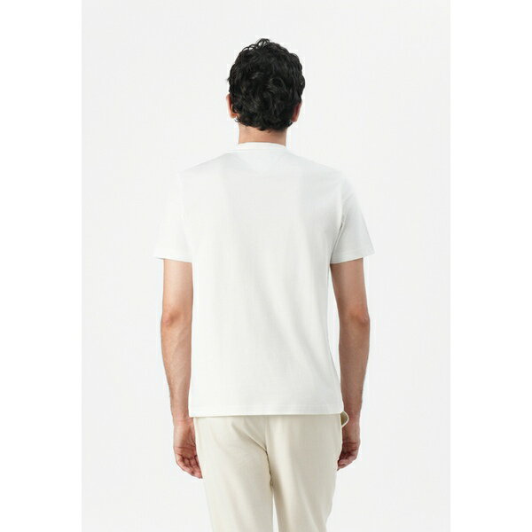 トミー ヒルフィガー メンズ Tシャツ トップス COLOUR FLAG TEE UNISEX - Print T-shirt - white