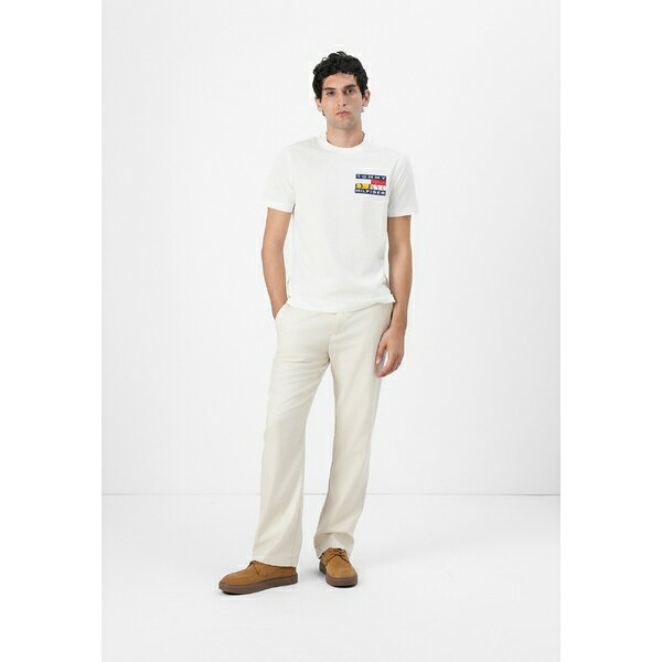 トミー ヒルフィガー メンズ Tシャツ トップス COLOUR FLAG TEE UNISEX - Print T-shirt - white