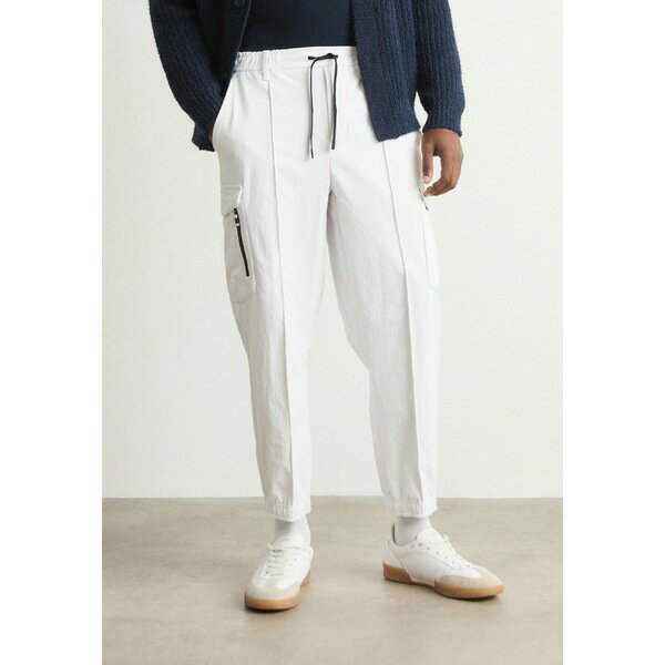 ボス メンズ カジュアルパンツ ボトムス CHESTER - Cargo trousers - white