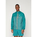 アシックス メンズ バスケットボール スポーツ FUJITRAIL PACKABLE JACKET - Windbreaker - rainy lake/ wh...