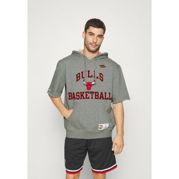 ミッチェル&ネス メンズ パーカー・スウェットシャツ アウター NBA CHICAGO BULLS SHORT HOOD - Hoodie - grey heather