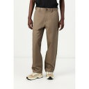 ボルコム メンズ カジュアルパンツ ボトムス FRICKIN SKATE - Trousers - teak