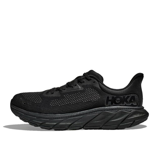 ■ブランド HOKA ONE ONE(ホカオネオネ)■商品名 (WMNS) HOKA ONE ONE Arahi 7 'Triple Black' 1147851-BBLC■色 Black/Black■サイズ サイズ US_8.5(25.5cm) ■表記の日本サイズは参考サイズとなります。実際のサイズとは前後する可能性がございます。 ■海外からお取り寄せ商品となりますので、お届けまで2週間〜3週間お時間頂いております。 ■返品・交換の対象外となっております。 ■店内全品【送料無料】です！（※沖縄・離島は別途送料3,300円がかかります） サイズ別価格表 (サイズをクリックして商品ページに飛んでください) サイズ 価格 US_W_5 51,800円 US_W_5.5 51,800円 US_W_6 51,800円 US_W_6.5 51,800円 US_W_7 51,800円 US_W_7.5 51,800円 US_W_8 51,800円 US_W_8.5 51,800円 US_W_9 51,800円