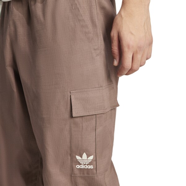 アディダスオリジナルス メンズ カジュアルパンツ ボトムス adidas Originals Woven Cargo Pants Earth Strata