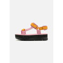 カンペール レディース サンダル シューズ ORUGA UP - Platform sandals - rosa/orange