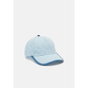 ■ブランド Guess (ゲス)■商品名 Cap - sky blue■素材 ■モデル着用サイズ ■こちらの商品は米国・ヨーロッパからお取り寄せ商品となりますので、 お届けまで10〜14日前後お時間頂いております。 ■各ブランド・商品・デザインによって大きな差異がある場合がございます。 ■あくまで平均的なサイズ表ですので、「参考」としてご利用ください。 ■店内全品【送料無料】です！（※沖縄・離島は別途送料3,240円がかかります）