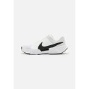 ナイキ メンズ バスケットボール スポーツ GP CHALLENGE PRO - Multicourt tennis shoes - white/black