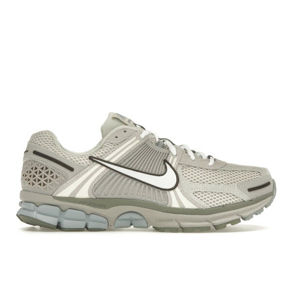 ■ブランド Nike(ナイキ)■商品名 Nike Zoom Vomero 5 SE■色 ■サイズ サイズ US_7.5(25.5cm) ■表記の日本サイズは参考サイズとなります。実際のサイズとは前後する可能性がございます。 ■海外からお取り寄せ商品となりますので、お届けまで2週間〜3週間お時間頂いております。 ■返品・交換の対象外となっております。 ■店内全品【送料無料】です！（※沖縄・離島は別途送料3,300円がかかります） サイズ別価格表 (サイズをクリックして商品ページに飛んでください) サイズ 価格 US_4 56,800円 US_4.5 52,800円 US_5 51,800円 US_5.5 52,800円 US_6 46,800円 US_6.5 47,800円 US_7 43,800円 US_7.5 42,800円 US_8 32,800円 US_8.5 32,800円 US_9 32,800円 US_9.5 32,800円 US_10 32,800円 US_10.5 32,800円 US_11 32,800円 US_11.5 66,800円 US_12 52,800円 US_12.5 58,800円 US_13 62,800円 US_14 74,800円 US_15 77,800円