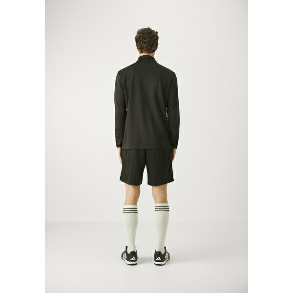 ヒュンメル メンズ バスケットボール スポーツ ESSENTIAL TRAINING SHORTS - Sports shorts - black