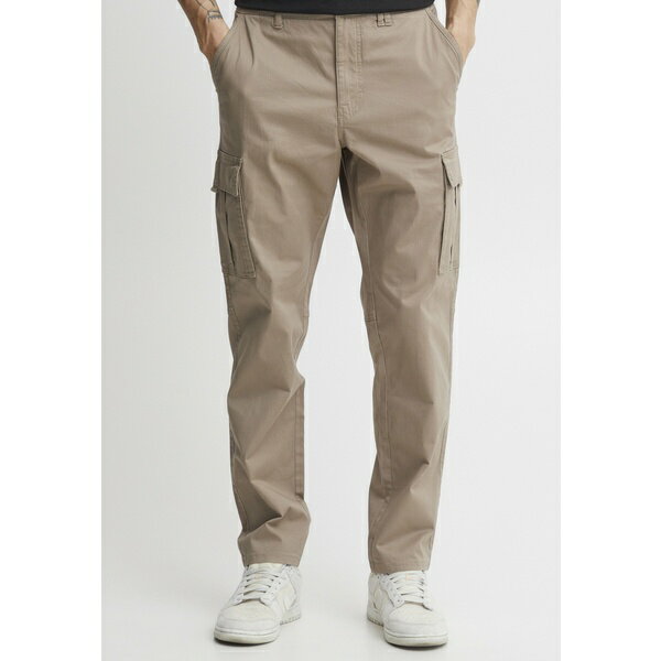 ソリッド メンズ カジュアルパンツ ボトムス SDJIMMI-JIM LIGHT CARGO - Cargo trousers - desert taupe
