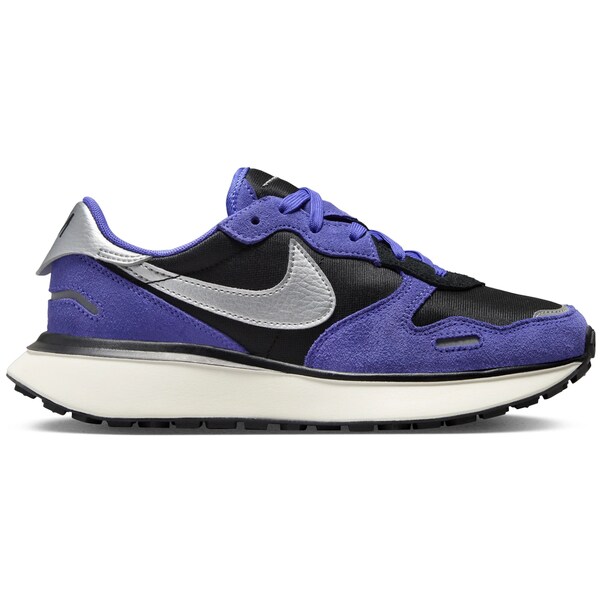 ■ブランド Nike(ナイキ)■商品名 Nike Phoenix Waffle Persian Violet Black Anthracite Metallic Silver (Women's)■色 ■サイズ サイズ US_7(24.0cm) ■表記の日本サイズは参考サイズとなります。実際のサイズとは前後する可能性がございます。 ■海外からお取り寄せ商品となりますので、お届けまで2週間〜3週間お時間頂いております。 ■返品・交換の対象外となっております。 ■店内全品【送料無料】です！（※沖縄・離島は別途送料3,300円がかかります） サイズ別価格表 (サイズをクリックして商品ページに飛んでください) サイズ 価格 US_W_10 56,800円 US_W_10.5 42,800円 US_W_11.5 35,800円 US_W_12 34,800円 US_5(22.0cm) 32,800円 US_5.5(22.5cm) 49,800円 US_6(23.0cm) 32,800円 US_6.5(23.5cm) 40,800円 US_7(24.0cm) 45,800円 US_7.5(24.5cm) 44,800円 US_8(25.0cm) 44,800円 US_8.5(25.5cm) 37,800円 US_9(26.0cm) 55,800円 US_9.5(26.5cm) 28,800円