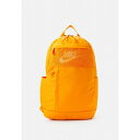 ナイキ メンズ バックパック・リュックサック バッグ UNISEX - Rucksack - vivid orange/white