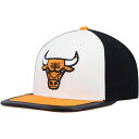 ミッチェル＆ネス ミッチェル&ネス メンズ 帽子 アクセサリー Chicago Bulls Mitchell & Ness Day One Snapback Hat White/Orange