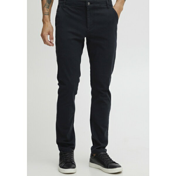 カジュアルフライデイ メンズ カジュアルパンツ ボトムス PHIL HIGH PERFORMANCE - Trousers - dark navy