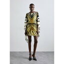 ロベルトカヴァリ レディース ワンピース トップス Cocktail dress / Party dress - giallo