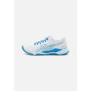アシックス レディース テニス スポーツ GEL-TACTIC 12 - Volleyball shoes - white/light blue