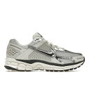 Nike ナイキ レディース スニーカー 【Nike Zoom Vomero 5】 サイズ US_7.5W(24.5cm) Photon Dust Metallic Silver (Women's)