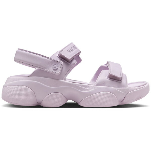 ■ブランド Jordan(ジョーダン)■商品名 Jordan Deja Sandal Doll Daybreak■色 ■サイズ サイズ US_W_10 ■表記の日本サイズは参考サイズとなります。実際のサイズとは前後する可能性がございます。 ■海外からお取り寄せ商品となりますので、お届けまで2週間〜3週間お時間頂いております。 ■返品・交換の対象外となっております。 ■店内全品【送料無料】です！（※沖縄・離島は別途送料3,300円がかかります） サイズ別価格表 (サイズをクリックして商品ページに飛んでください) サイズ 価格 US_W_10 122,800円 US_5(22.0cm) 41,800円 US_6(23.0cm) 41,800円 US_7(24.0cm) 41,800円 US_8(25.0cm) 41,800円 US_9(26.0cm) 41,800円