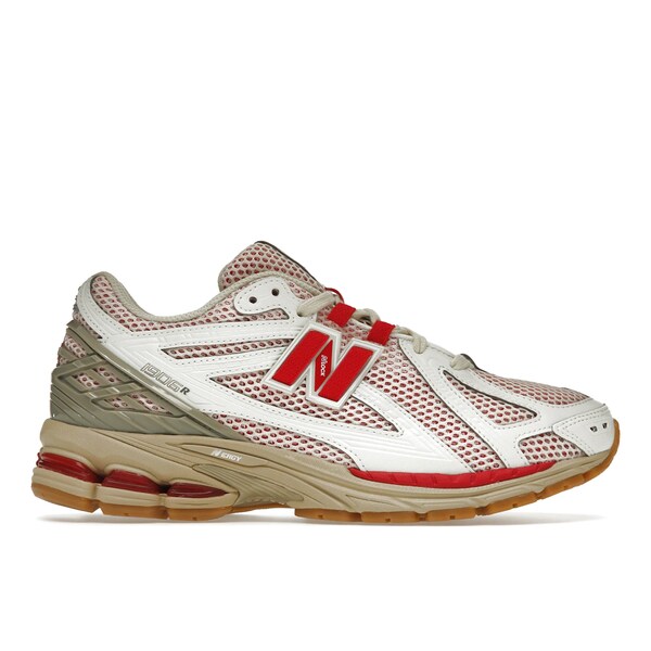 ■ブランド New Balance(ニューバランス)■商品名 New Balance 1906R White Red■色 ■サイズ サイズ US_M_4 ■表記の日本サイズは参考サイズとなります。実際のサイズとは前後する可能性がございます。 ■海外からお取り寄せ商品となりますので、お届けまで2週間〜3週間お時間頂いております。 ■返品・交換の対象外となっております。 ■店内全品【送料無料】です！（※沖縄・離島は別途送料3,300円がかかります） サイズ別価格表 (サイズをクリックして商品ページに飛んでください) サイズ 価格 US_M_4 36,800円 US_M_4.5 36,800円 US_10(28.0cm) 52,800円 US_10.5(28.5cm) 96,800円 US_11(29.0cm) 58,800円 US_5(23.0cm) 71,800円 US_5.5(23.5cm) 39,800円 US_6(24.0cm) 43,800円 US_6.5(24.5cm) 43,800円 US_7(25.0cm) 42,800円 US_7.5(25.5cm) 56,800円 US_8(26.0cm) 49,800円 US_8.5(26.5cm) 47,800円 US_9(27.0cm) 47,800円 US_9.5(27.5cm) 53,800円