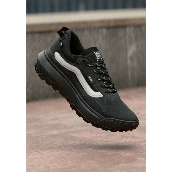 バンズ メンズ スニーカー シューズ MTE CROSSPATH UNISEX - Trainers - reflective black