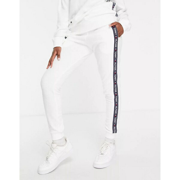 トミー ヒルフィガー レディース カジュアルパンツ ボトムス Tommy Hilfiger Authentic Towelling logo sweatpants in white White