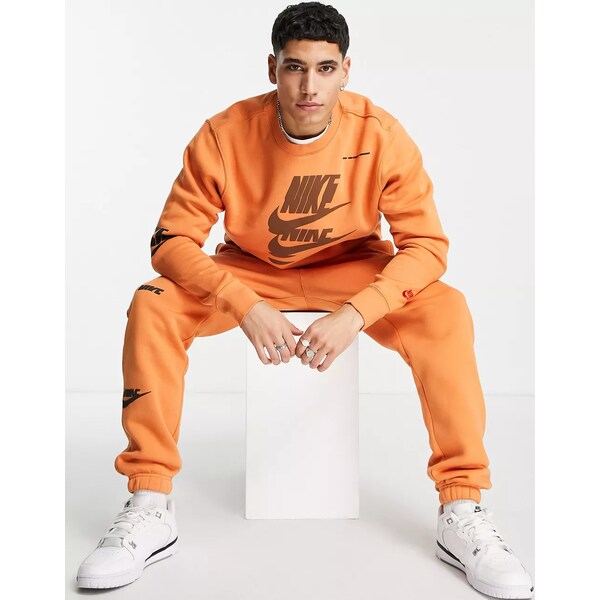 ナイキ メンズ パーカー・スウェットシャツ アウター Nike Sport Essentials Multi Futura logo fleece sweatshirt in orange Orange