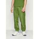 セルジオ・タッキーニ メンズ カジュアルパンツ ボトムス CARSON PANTS - Tracksuit bottoms - garden green/gardenia(4)