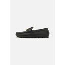 ヴェルサーチ メンズ サンダル シューズ DRIVER - Moccasins - black/gold