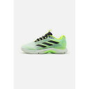 AfB_X fB[X ejX X|[c AVACOURT 2 - Multicourt tennis shoes - green spark/core black/lucid lemon