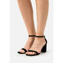 スチュアート ワイツマン レディース サンダル シューズ NUDISTCURVE BLOCK - Sandals - black