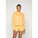 サロモン レディース ジャケット&ブルゾン アウター FLY - Windbreaker - warm apricot(4)