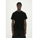 ベルサーチ メンズ サンダル シューズ ALL OVER - Print T-shirt - black