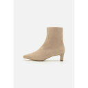 W fB[X u[c V[Y LEATHER - Classic ankle boots - beige