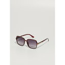 アンナ フィールド レディース サングラス&アイウェア アクセサリー Sunglasses - red(4)
