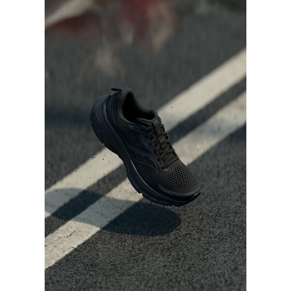 サッカニー メンズ ランニング スポーツ GUIDE 18 - Road running shoes - triple black