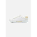 トミー ヒルフィガー レディース スニーカー シューズ CHIC COURT - Trainers - white