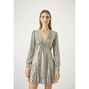 }CPR[X fB[X s[X gbvX BEAD VNECK DRESS - Cocktail dress / Party dress - silver