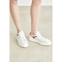 トミー ヒルフィガー レディース スニーカー シューズ POINTY COURT - Trainers - ecru/fierce red