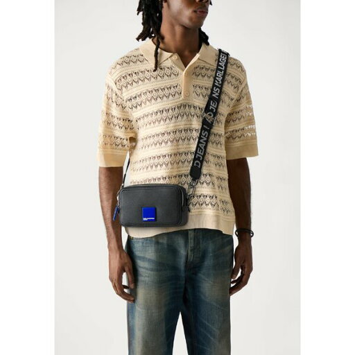 カール ラガーフェルド ジーンズ メンズ サンダル シューズ BOX LOGO CAMERA BAG UNISEX - Across body bag - black カール ラガーフェルド ジーンズ メンズ サンダル シューズ BOX LOGO CAMERA BAG UNISEX - Across body bag - black